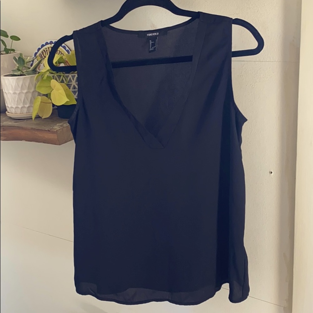Black vneck tank